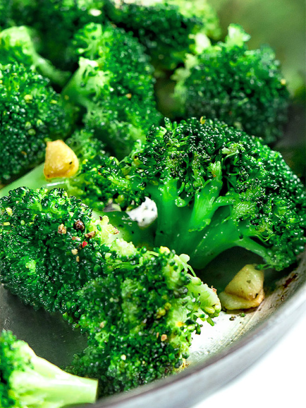 steamed broccoli