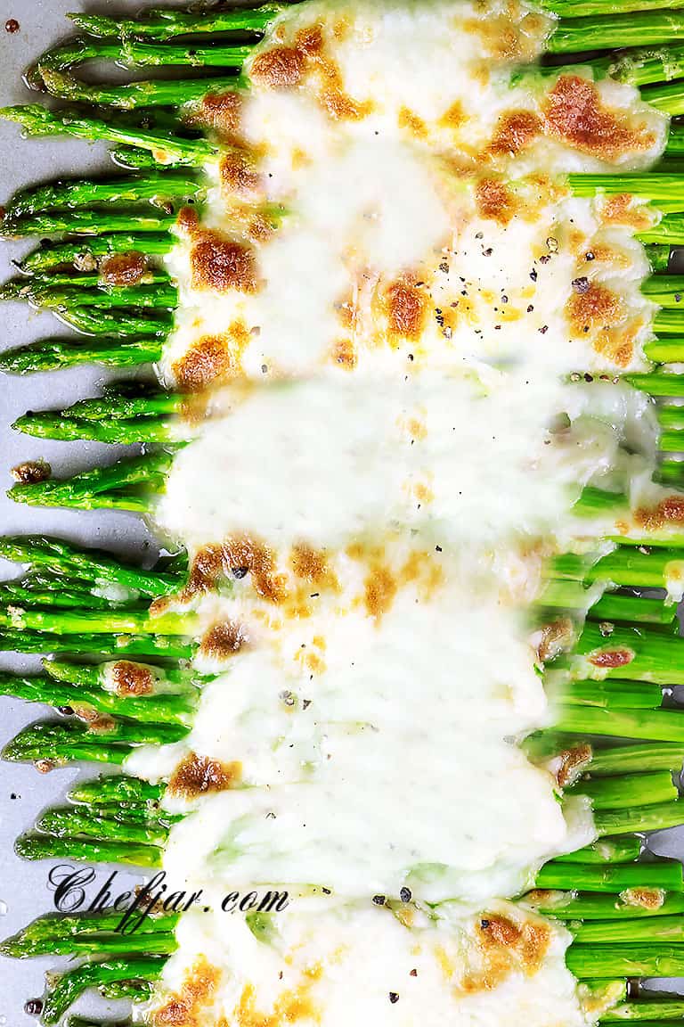cheesy-garlic-roasted-asparagus