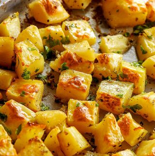 garlic-roasted-potatoes