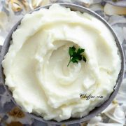 lebanese-garlic-sauce-toum-3-2
