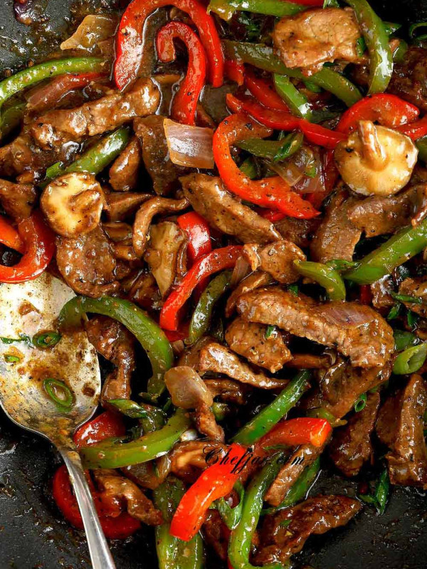 Tender and succulent beef strips with homemade black pepper flavoured sauce, Chinese black pepper beef stir-fry can be made in 30 minutes
