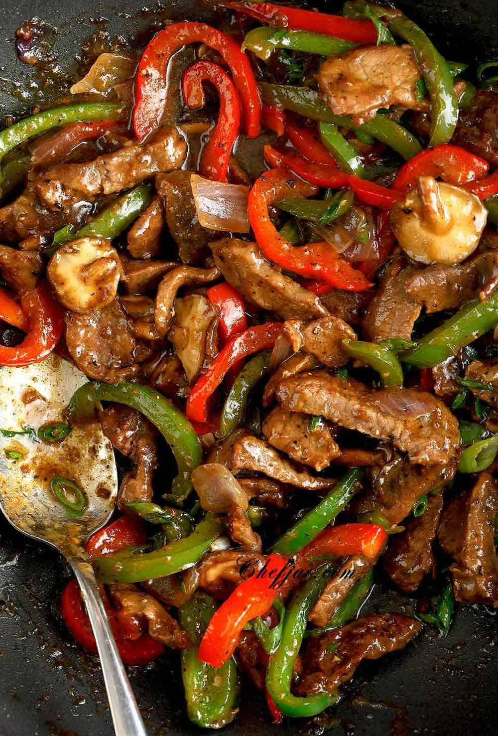 Tender and succulent beef strips with homemade black pepper flavoured sauce, Chinese black pepper beef stir-fry can be made in 30 minutes